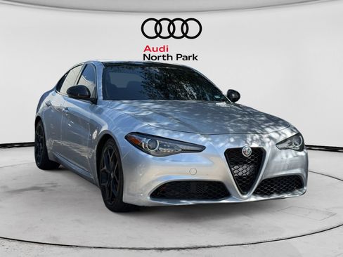 Used 2019 Alfa Romeo Giulia w/ Nero Edizione RWD image 11