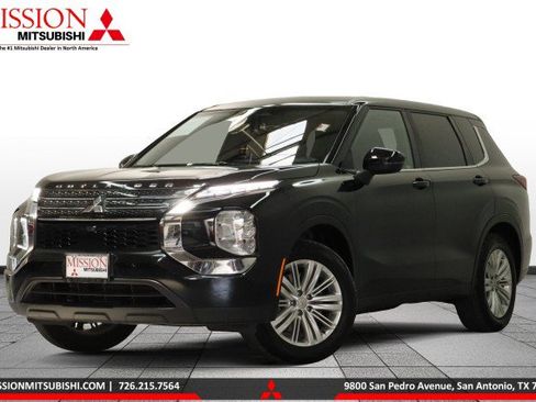 Used 2024 Mitsubishi Outlander ES FWD image 1