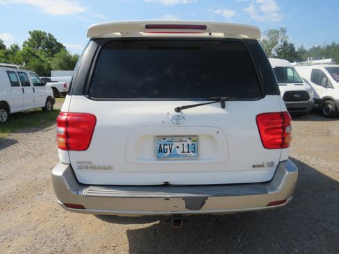 Used 2001 Toyota Sequoia SR5 image 6