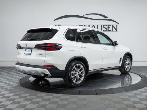 Used 2026 BMW X5 xDrive40i w/ Premium Package image 5