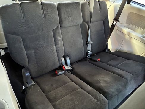 Used 2014 Dodge Grand Caravan SXT image 15