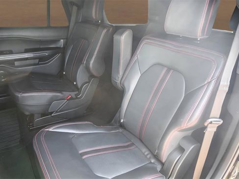 Used 2022 Ford Expedition Limited image 21