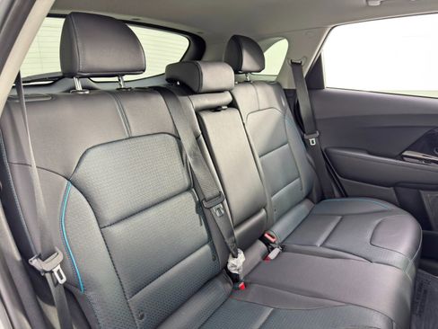 Used 2021 Kia Niro EX Premium w/ Cold Weather Package image 34