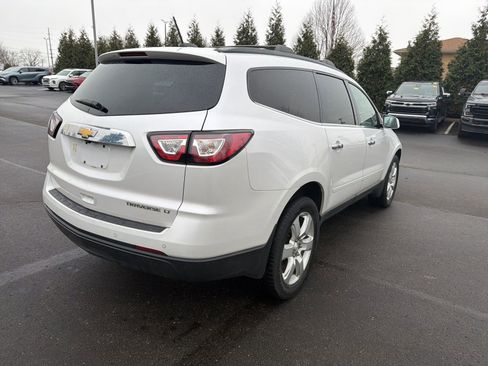 Used 2016 Chevrolet Traverse LT w/ Style and Technology Package image 5