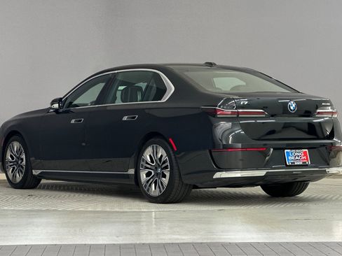 Used 2024 BMW i7 xDrive60 AWD/4WD image 3