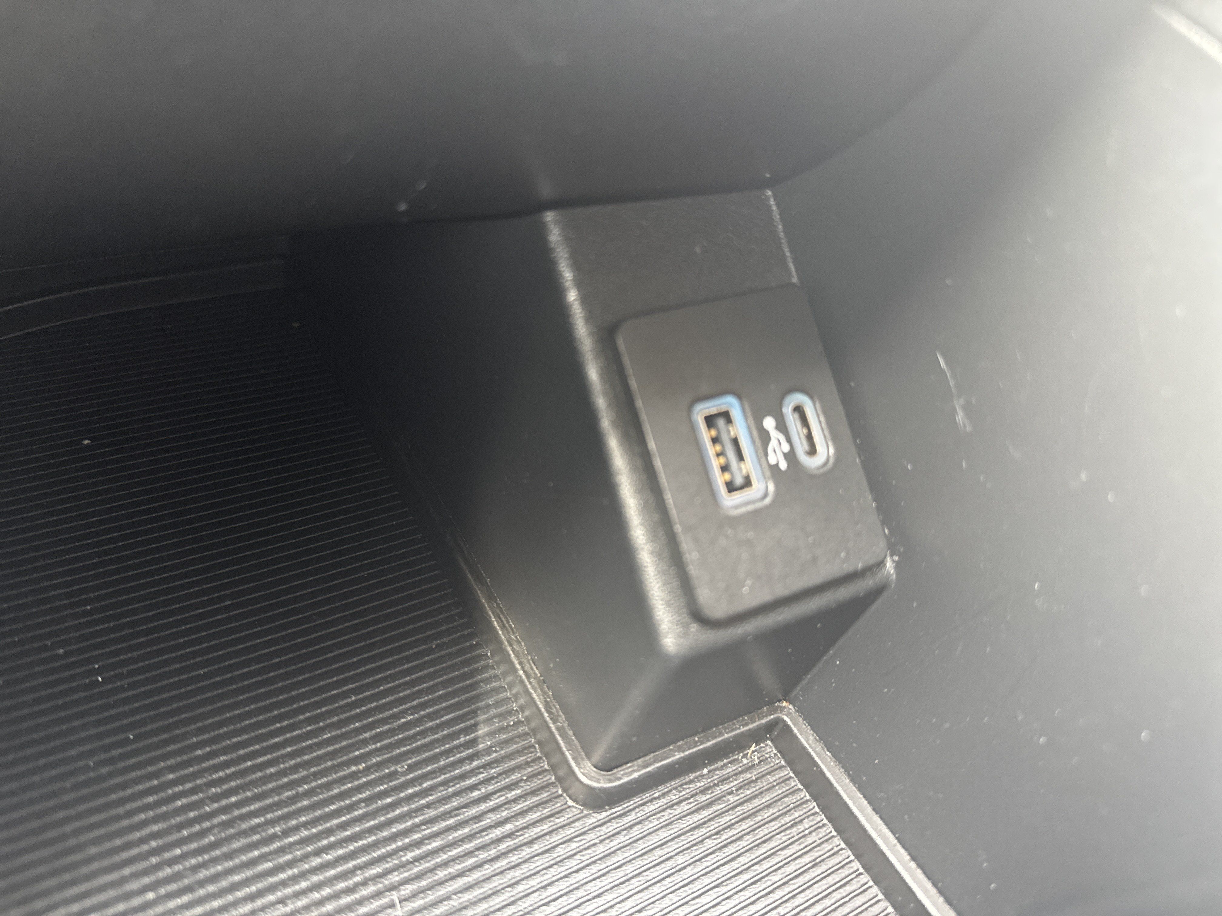 Used 2024 Ford Edge SEL AWD/4WD image 7