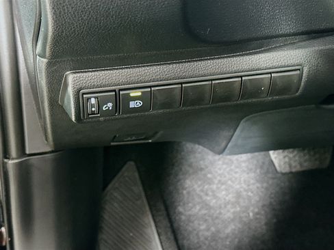 Used 2026 Toyota Corolla SE w/ SE Package FWD image 17
