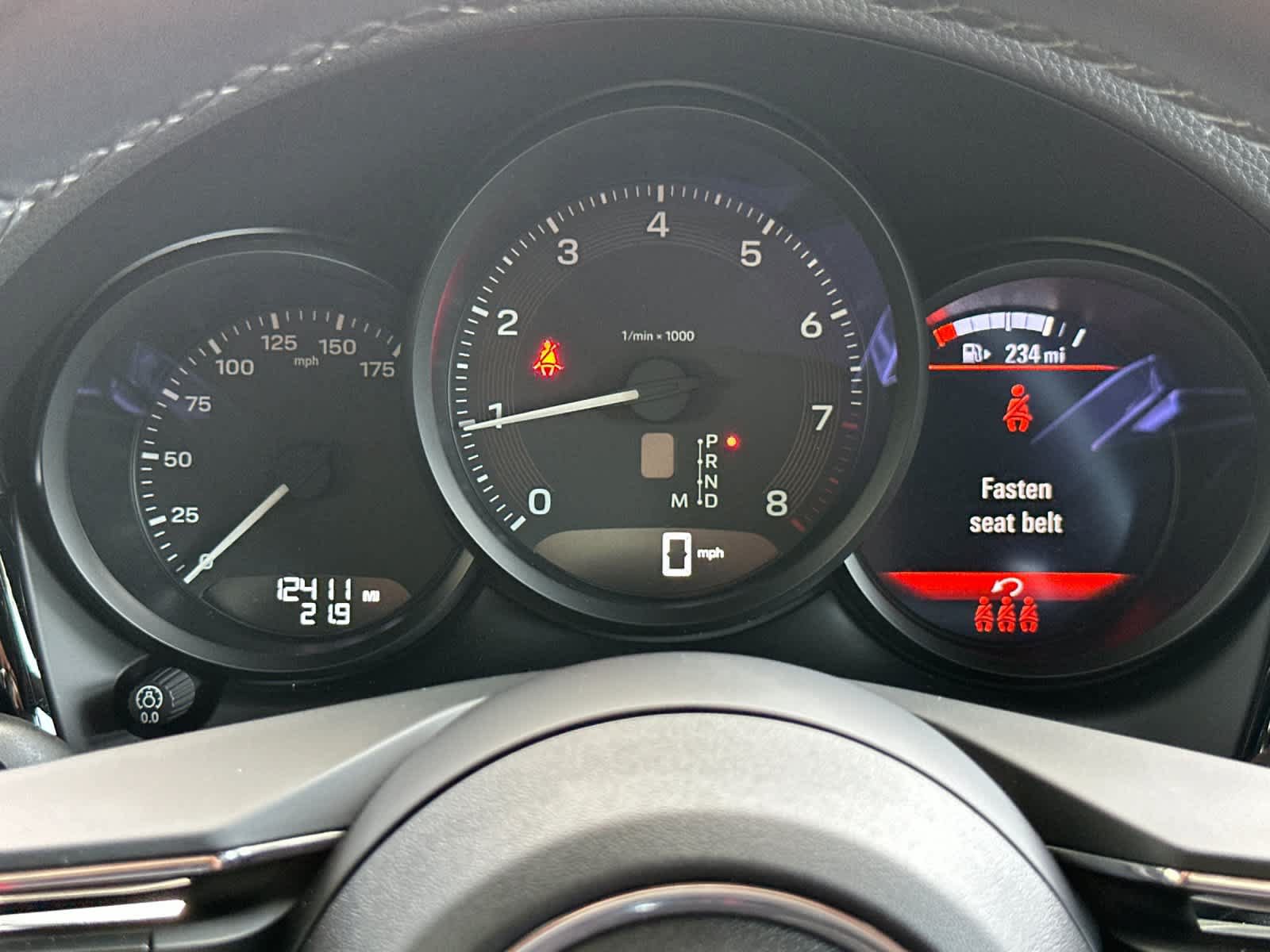 Certified 2024 Porsche Macan AWD/4WD image 28