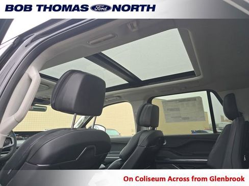 New 2026 Lincoln Navigator L Reserve AWD/4WD image 19