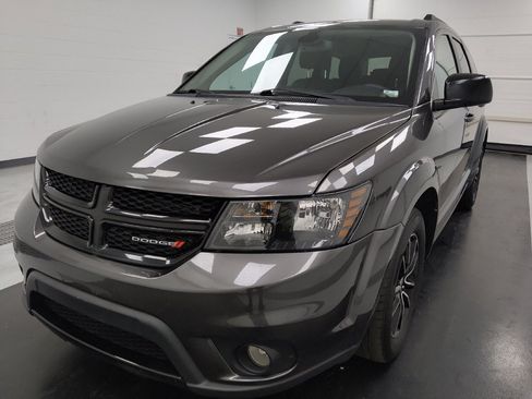 Used 2018 Dodge Journey SXT w/ Blacktop Package FWD image 15