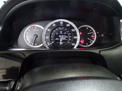 Used 2017 Honda Accord LX image 13