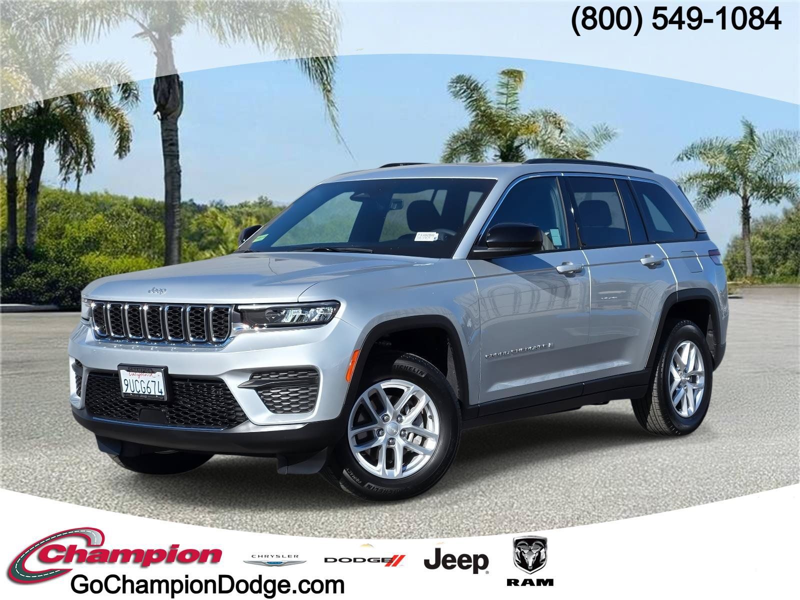 Used 2025 Jeep Grand Cherokee Laredo X RWD image 1