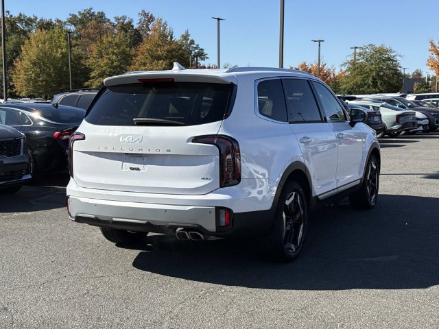 Used 2024 Kia Telluride EX w/ EX Captain's Chair Package AWD/4WD image 2
