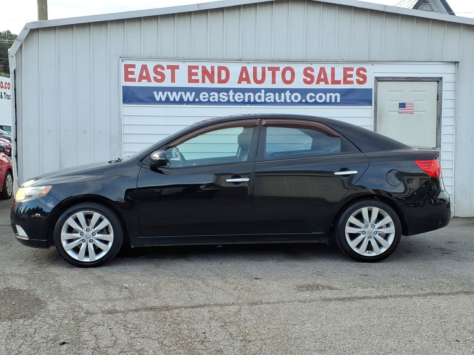 Used 2011 Kia Forte SX w/ Tech Pkg FWD image 2