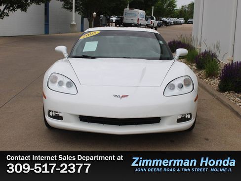 Used 2005 Chevrolet Corvette Coupe w/ Preferred Equipment Group RWD image 4