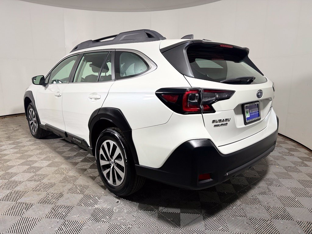 Used 2024 Subaru Outback AWD/4WD image 4