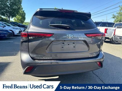 Used 2023 Toyota Highlander XLE AWD/4WD image 11