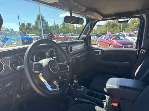 Used 2019 Jeep Wrangler Unlimited Sahara AWD/4WD image 9