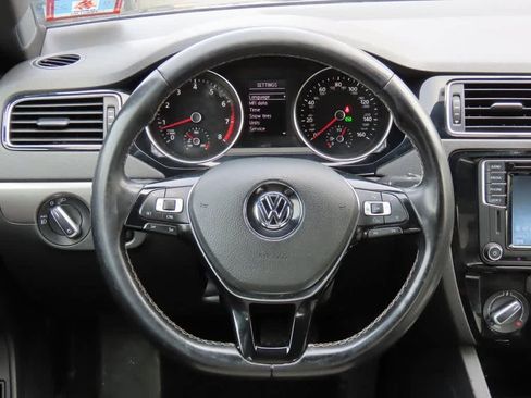 Used 2016 Volkswagen Jetta Sport w/ Lighting Package image 18