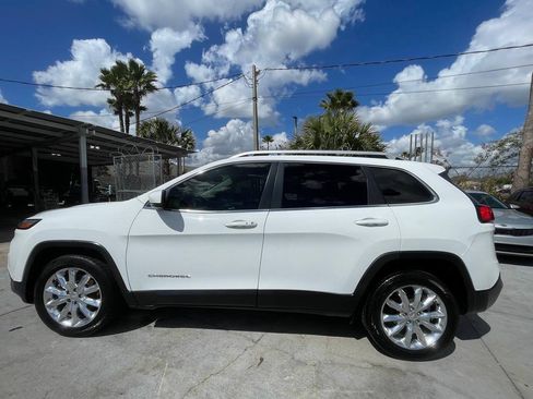 Used 2017 Jeep Cherokee Limited FWD image 10