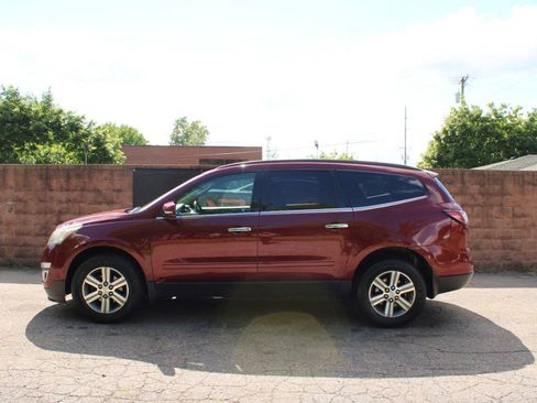 Used 2015 Chevrolet Traverse LT AWD/4WD image 2