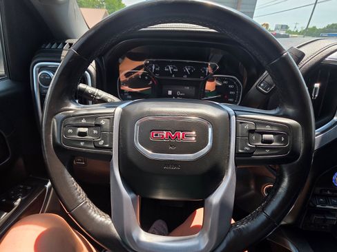 Used 2021 GMC Sierra 1500 SLT w/ SLT Premium Plus Package AWD/4WD image 9