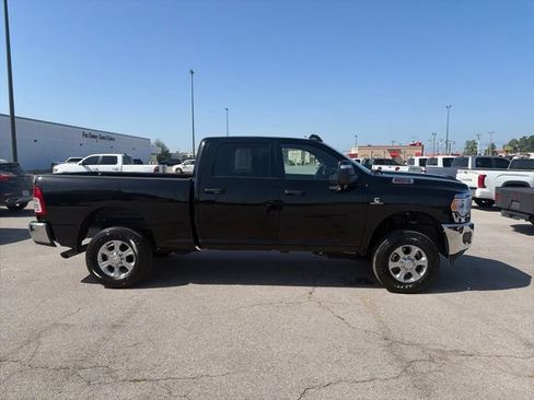 Used 2024 RAM 2500 Tradesman w/ Chrome Appearance Group AWD/4WD image 7