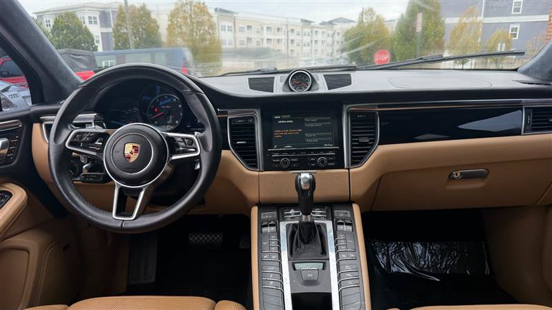 Used 2016 Porsche Macan Turbo AWD/4WD image 22
