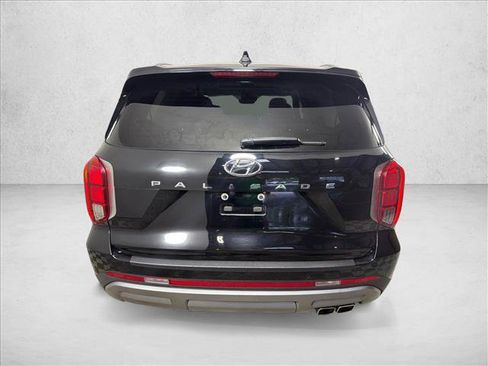 Used 2023 Hyundai Palisade SEL w/ Premium Package FWD image 6