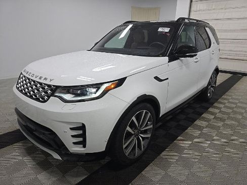 Used 2023 Land Rover Discovery Metropolitan Edition AWD/4WD image 1