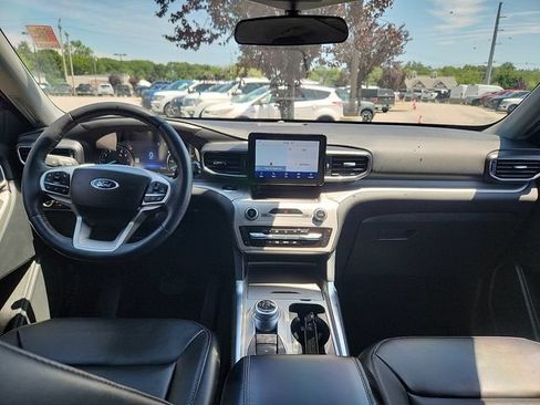 Certified 2023 Ford Explorer XLT w/ Equipment Group 202A AWD/4WD image 8