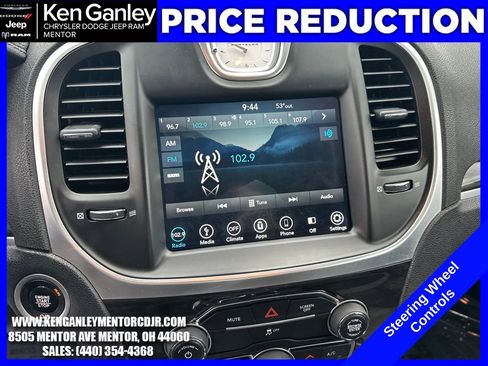 Used 2019 Chrysler 300 Touring w/ Driver Convenience Group image 15