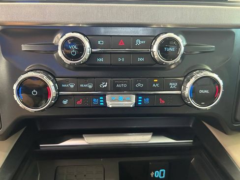 Used 2025 Ford F450 Platinum w/ Platinum Plus Package AWD/4WD image 63