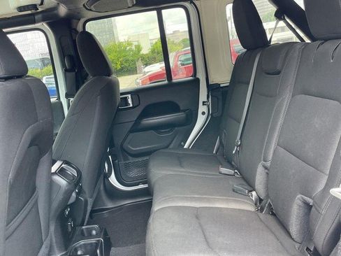 Used 2020 Jeep Wrangler Unlimited Sahara AWD/4WD image 13