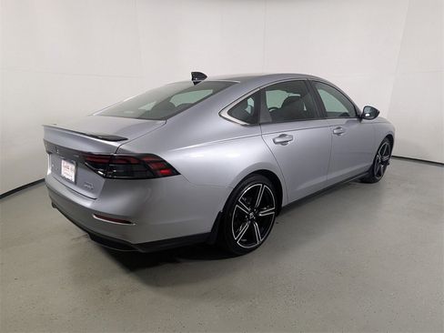 Used 2023 Honda Accord Sport image 7