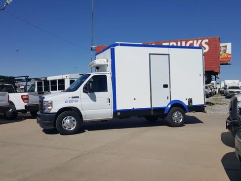 Used 2023 Ford E-350 and Econoline 350 Super Duty w/ Power Windows & Locks Group RWD image 2
