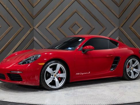 Used 2019 Porsche 718 Cayman S image 12