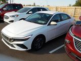 Used 2024 Hyundai Elantra SEL image 3