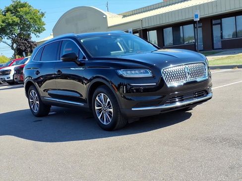 Used 2023 Lincoln Nautilus Standard w/ Premium Package image 7