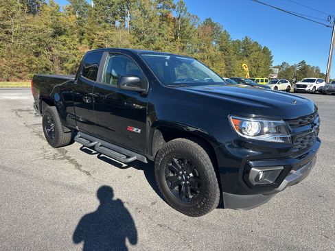 Used 2021 Chevrolet Colorado Z71 w/ Z71 Midnight Edition image 3