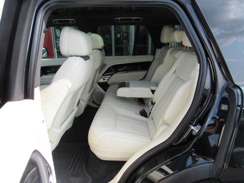 Used 2023 Land Rover Range Rover SE AWD/4WD image 13