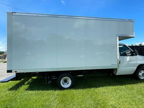 New 2024 Ford E-450 and Econoline 450 Super Duty w/ Power Windows & Locks Group image 8