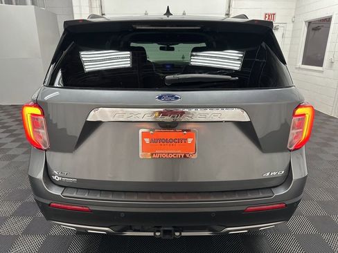 Used 2024 Ford Explorer XLT w/ Equipment Group 202A AWD/4WD image 9