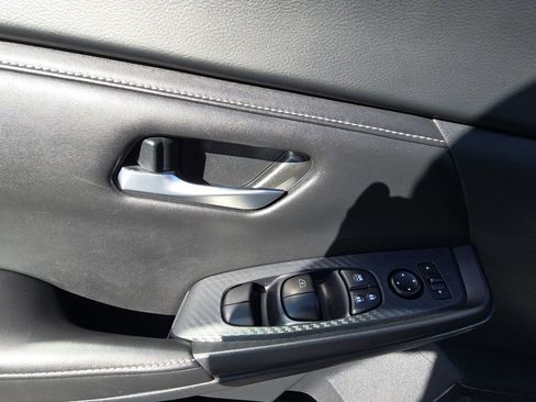 Used 2024 Nissan Sentra SV image 13