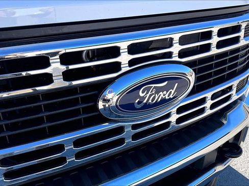 Used 2025 Ford F250 XLT image 32