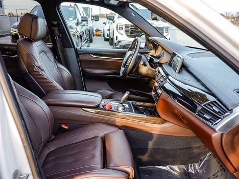 Used 2017 BMW X5 xDrive40e image 21