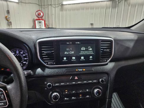 Used 2021 Kia Sportage LX image 12
