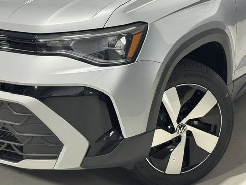 New 2025 Volkswagen Taos S image 19