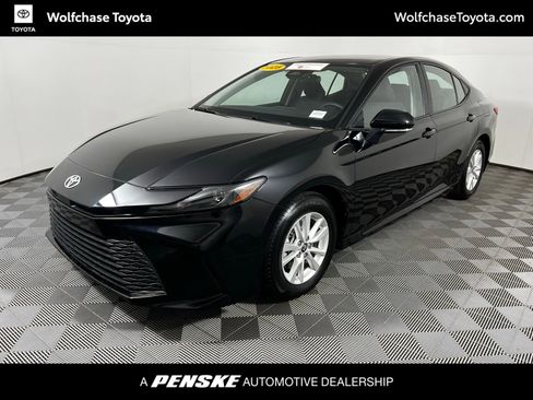 Certified 2025 Toyota Camry LE FWD image 1