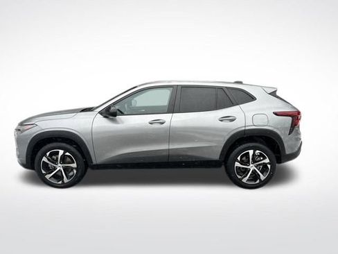 Certified 2024 Chevrolet Trax RS w/ Driver Confidence Package image 2